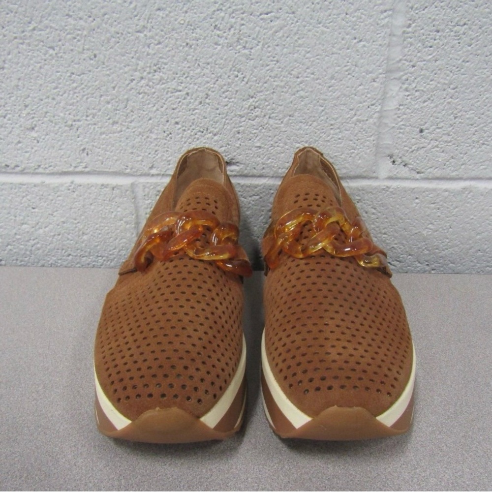 NWT Dolce Vita Brown Loafers Slip-Ons with Modern Silhouette Jhenee Perf Sneaker